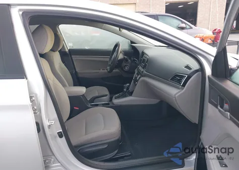 2017 Hyundai Elantra Se z USA, uszkodzony, nr VIN 5NPD74LF3HH095690